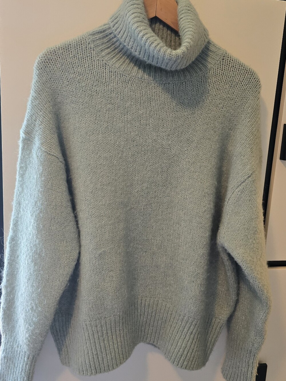 Zara Pale Seafoam Green Ribbed Turtleneck Sweater